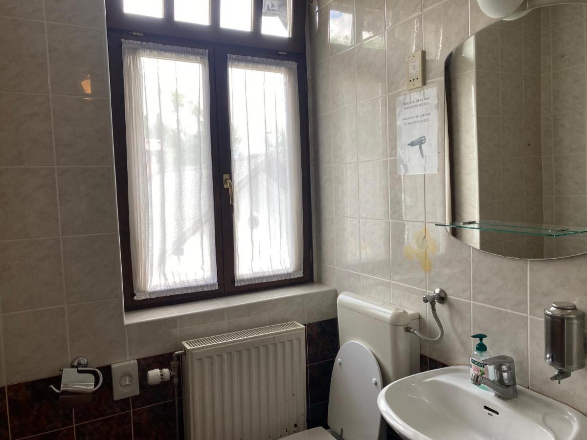 Youth Hostel Bledec Екстериор снимка
